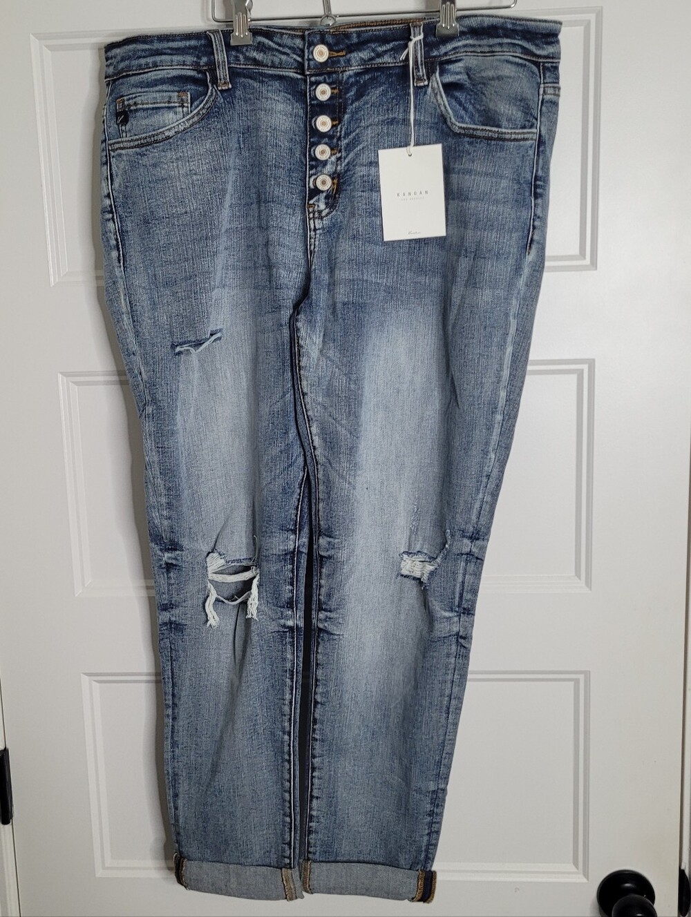 NWT KanCan Los Angeles distressed, light-wash Jeans Size 16